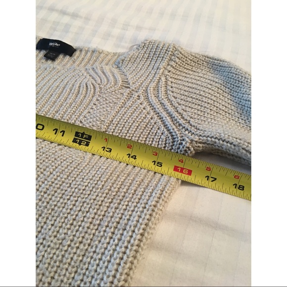 Sweater - Picture 6 of 7